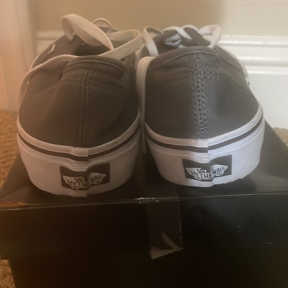 It is a 8 in men but can be used by a man or woman - Picture 3 of 4